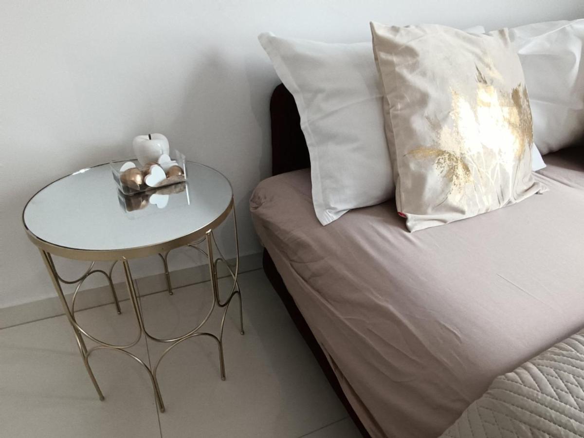 Apartamenty Wiktoryn 6A Варшава Екстериор снимка