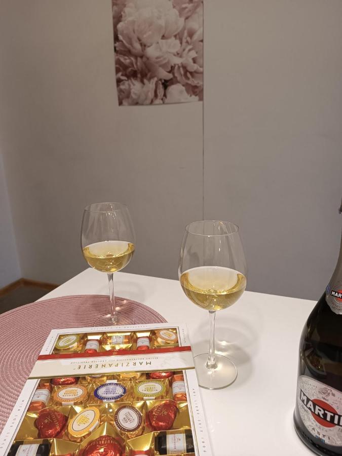 Apartamenty Wiktoryn 6A Варшава Екстериор снимка
