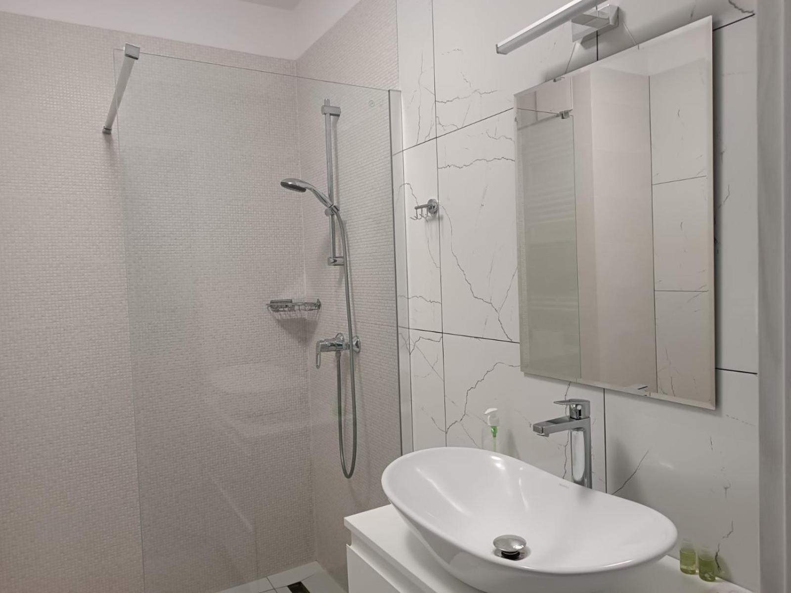 Apartamenty Wiktoryn 6A Варшава Екстериор снимка